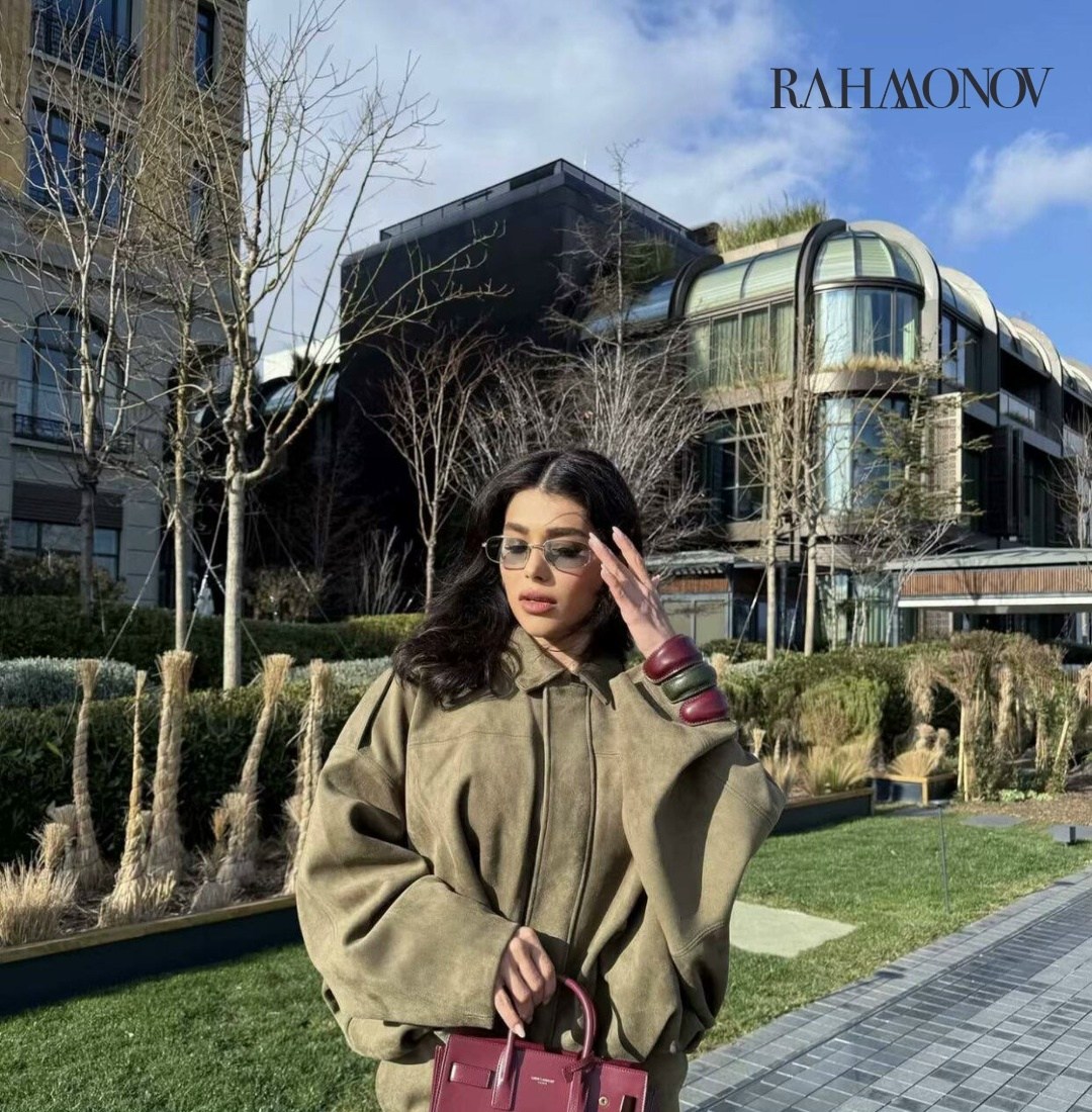 замшевая куртка,замшевая куртка женская,куртка свободного кроя,стильная женская замшевая куртка-бомбер,короткая куртка