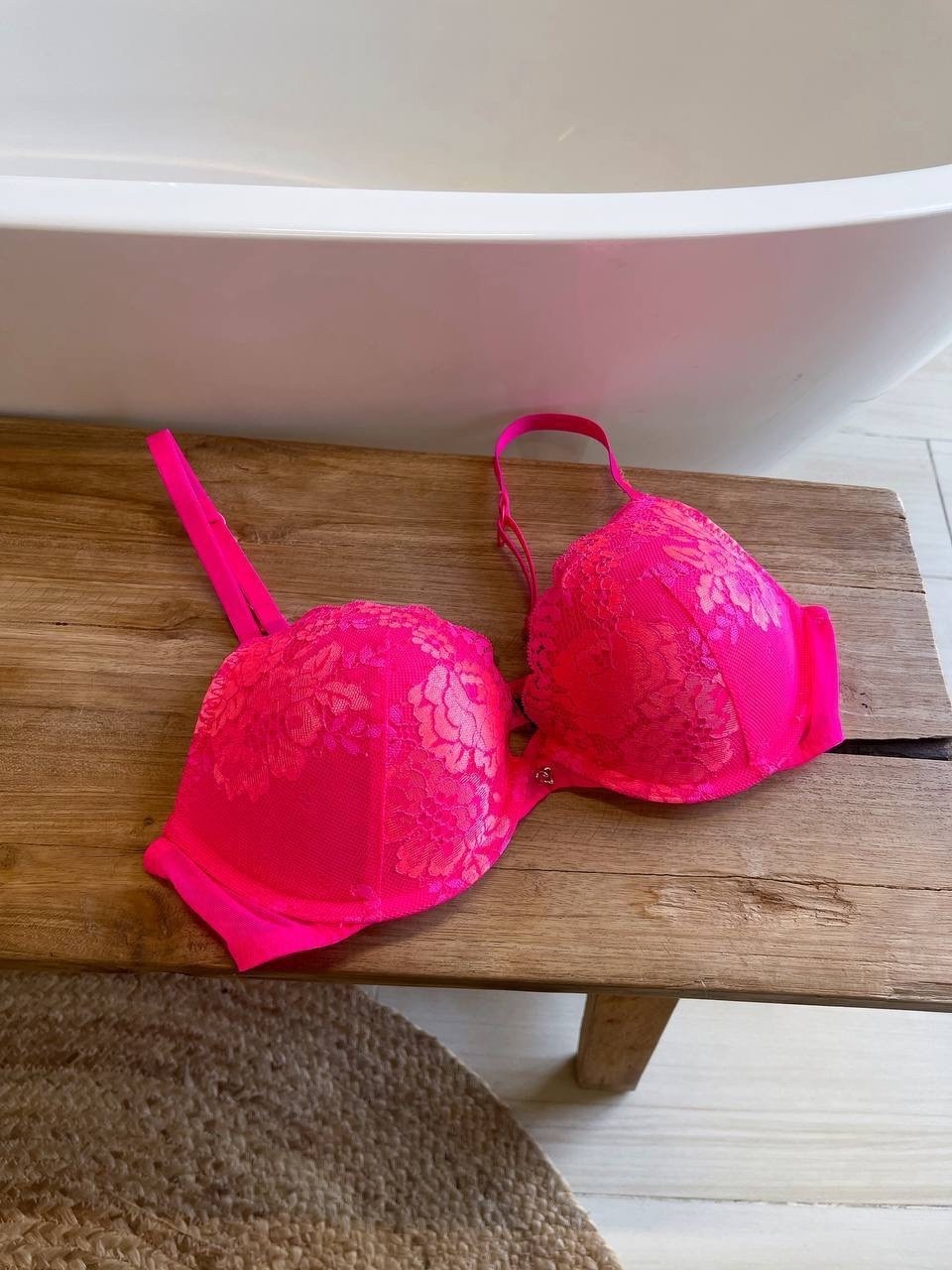 женское нижнее белье,нижнего белья,бюстгальтер,бюст,бюстгальтер пуш ап