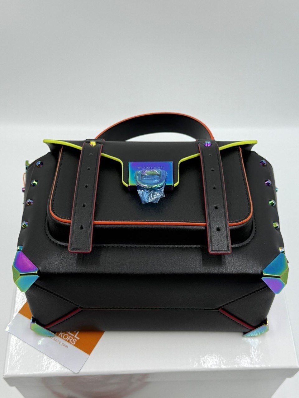 сумка,кожаная сумка-портфель michael kors manhattan средней контрастной отделки,женская сумка michael kors manhattan,сумка michael kors,модная сумка