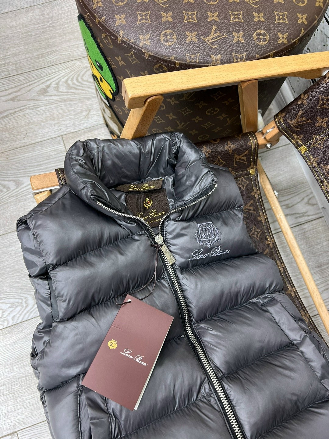 жилетка луи виттон,луи виттон жилетка мужская,пуховой жилет,жилетка louis vuitton,жилет