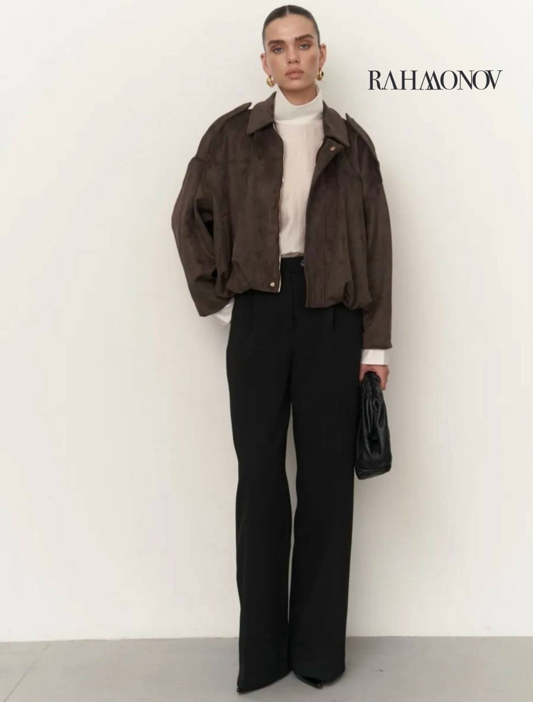 замшевая куртка,замшевая куртка женская,куртка свободного кроя,стильная женская замшевая куртка-бомбер,короткая куртка