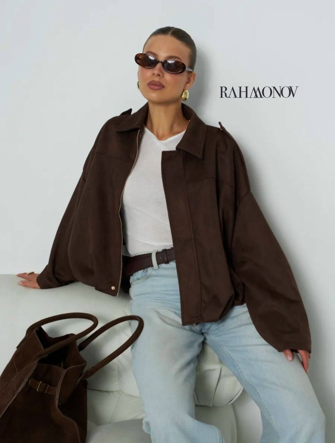 замшевая куртка,замшевая куртка женская,куртка свободного кроя,стильная женская замшевая куртка-бомбер,короткая куртка