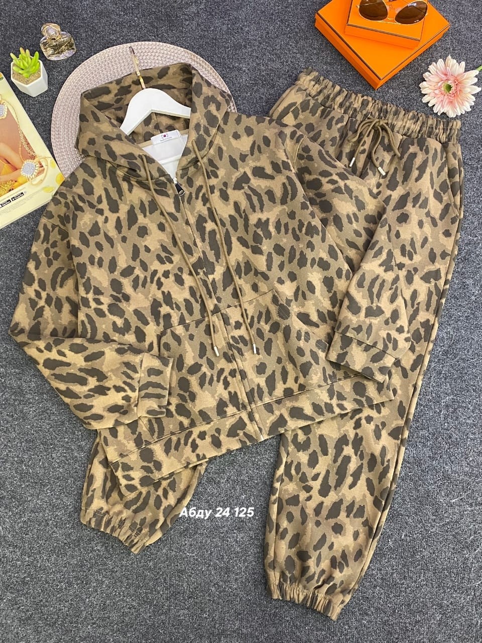 костюм женский,леопардовые костюмы,костюм спорт,костюм детский,костюм на флисе