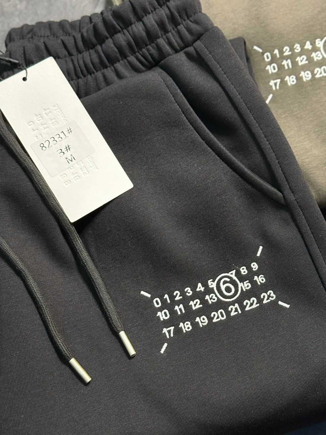 штаны модные,брюки спортивные мужские,спортивные брюки,спортивные штаны,брюки мужские модные