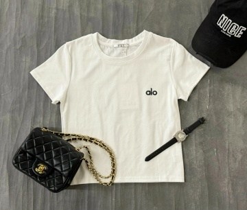 футболка белая женская,футболки белые,футболка chanel,футболки модные,белая футболка шанель