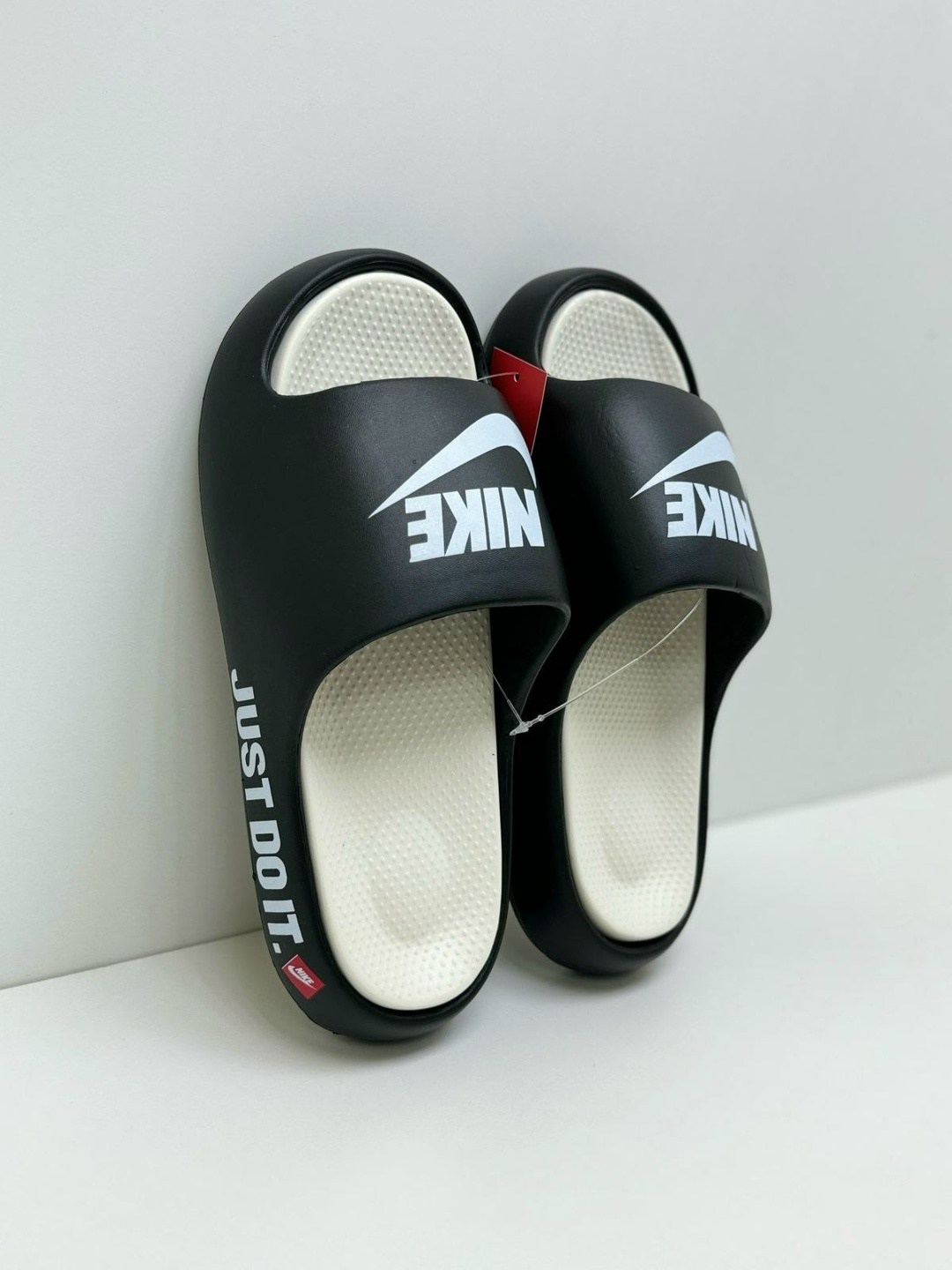 резиновые шлепки найк мужские,стильная ,шлепанцы nike,шлепанцы мужские,женские шлепанцы