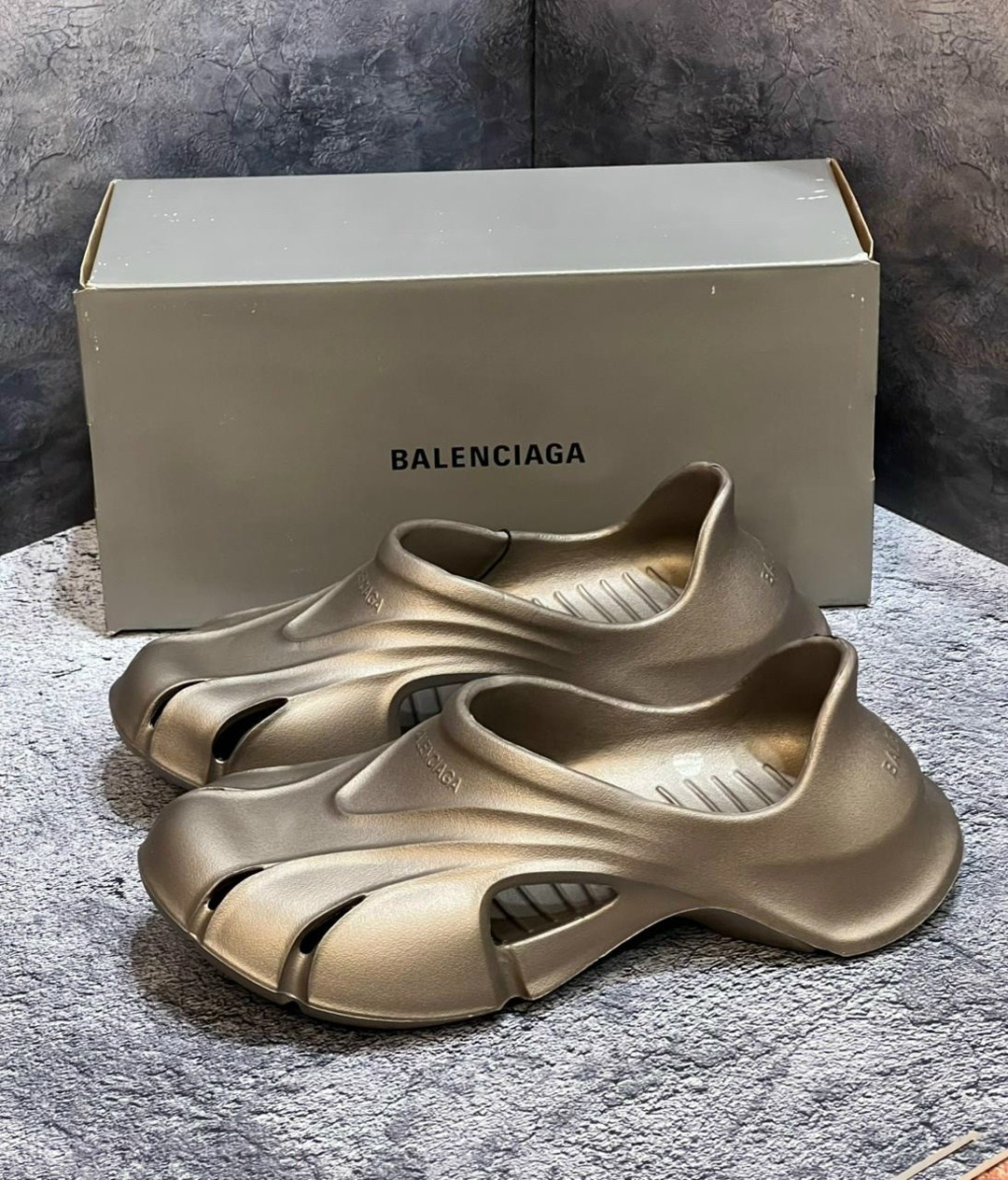 шлепанцы balenciaga,шлепанцы баленсиага,сандалии balenciaga,сандалии balenciaga hardcrocs,сланцы balenciaga