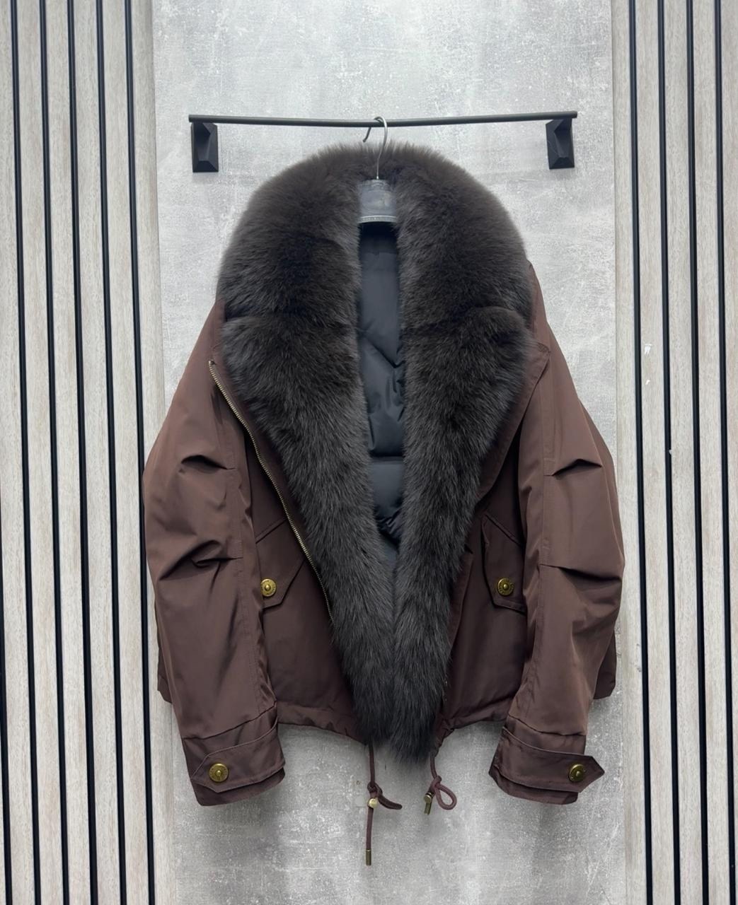 куртка - пуховик с мехом песца city furs,куртка с натуральным мехом,коричневая укороченная парка с меховым воротником,женский пуховик,пуховик с мехом