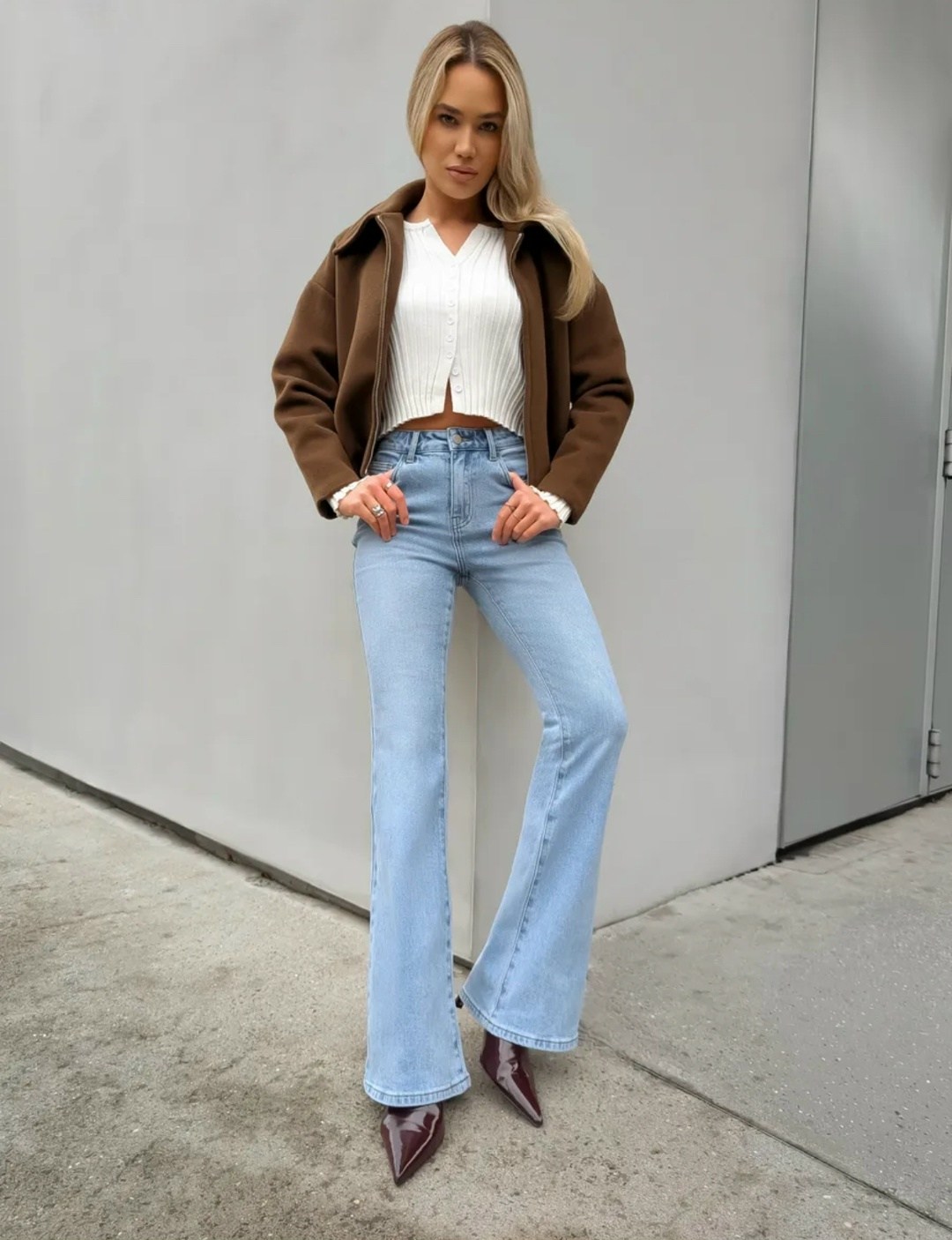 джинсы модные,женские джинсы,расклешенные джинсы,женские джинсы клеш,джинсы