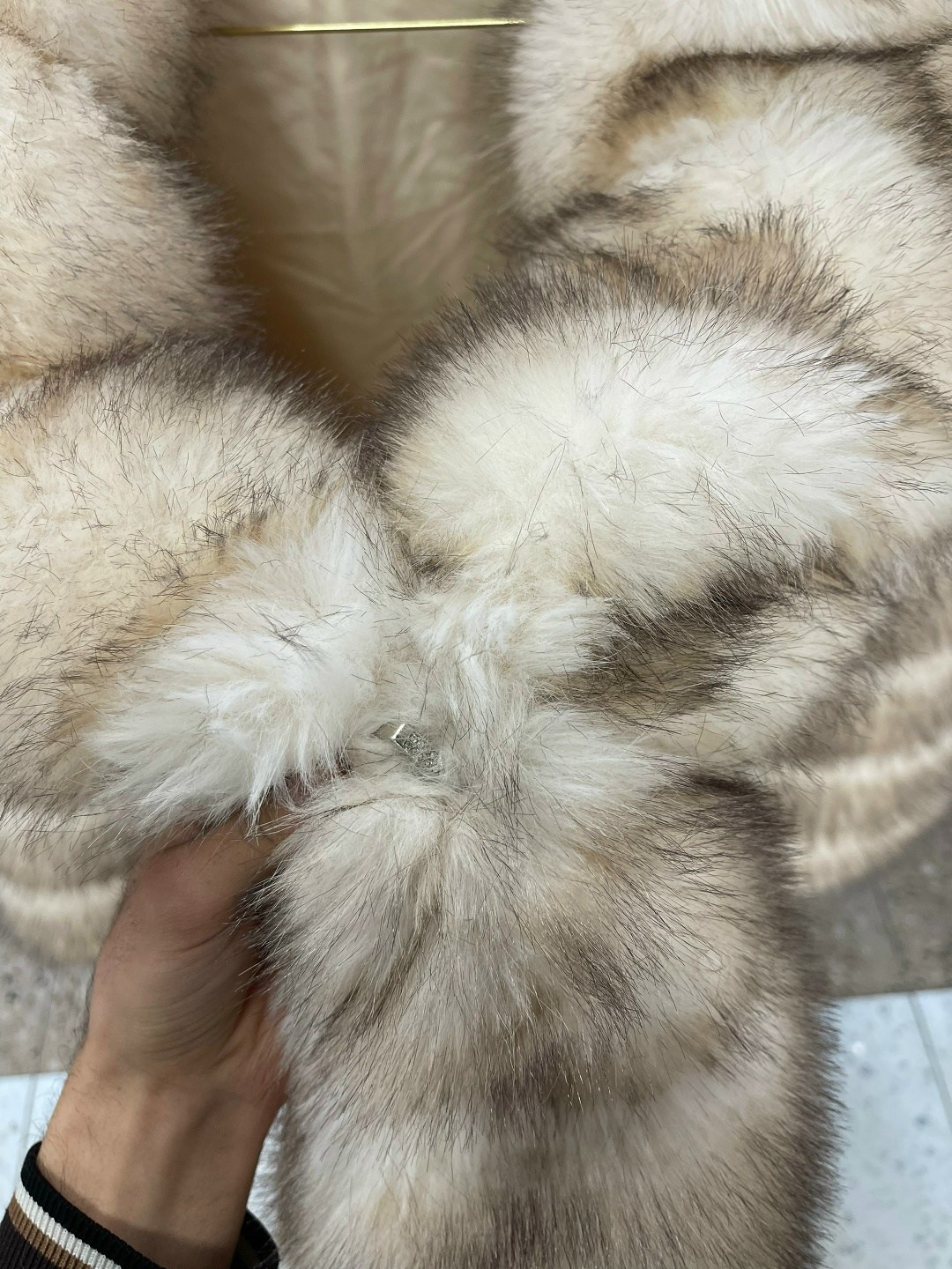 шуба из куницы,короткие шубы из куницы,шуба из соболя,женская шуба поперечка из меха куницы,короткая шуба из куницы с английским воротником