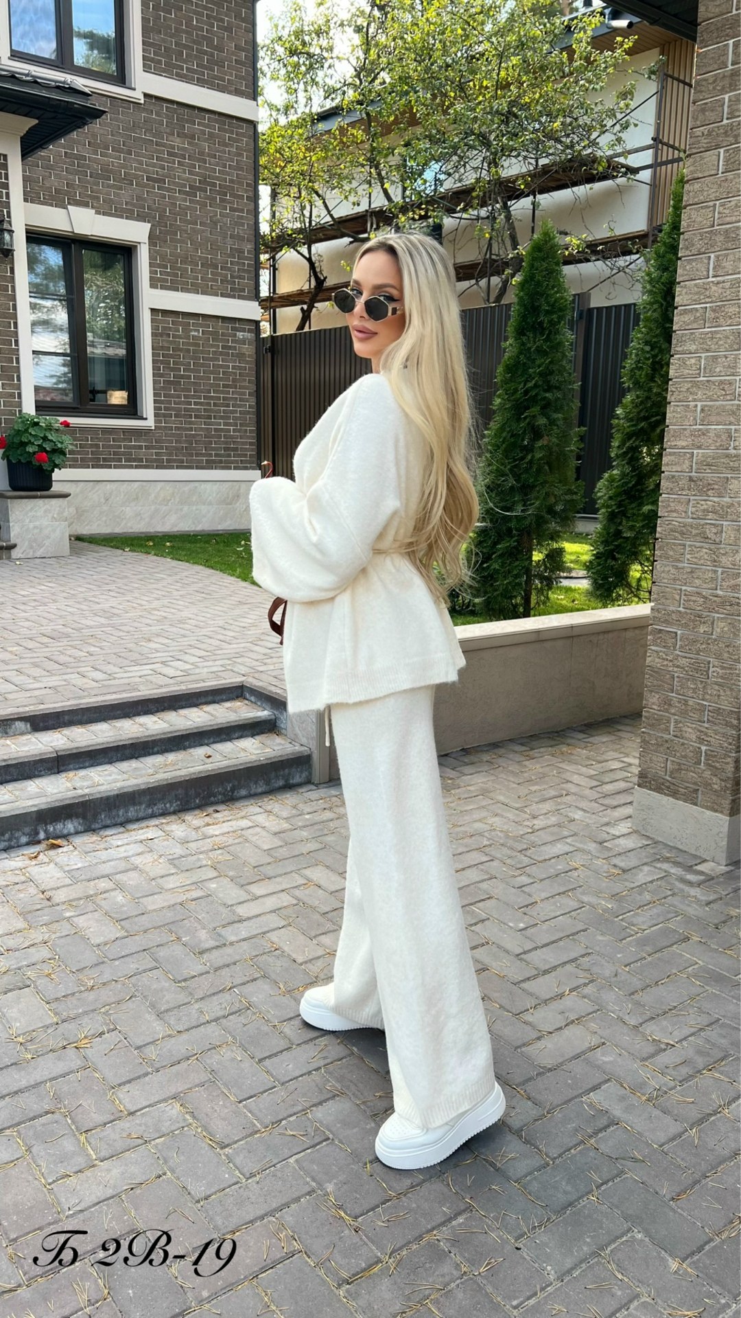 костюм с брюками,костюм женский,трикотажные костюмы,классические костюмы,костюм желтый