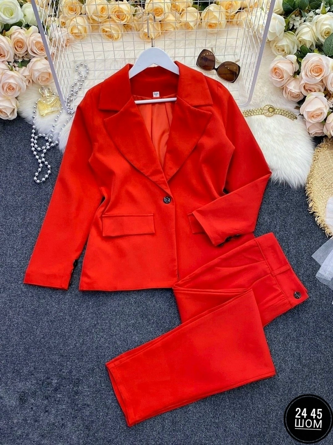 костюм женский брючный,женский классический брючный костюм,женский костюм двойка,красный костюм женский брючный,женский костюм