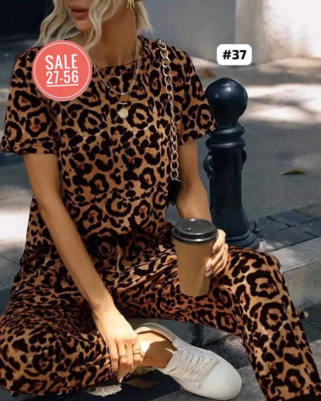 леопардовый костюм женский,леопардовые костюмы,костюм 3 ка в ярком леопардовом принте,костюм леопардовый женский тройка,летний брючный леопардовый костюм