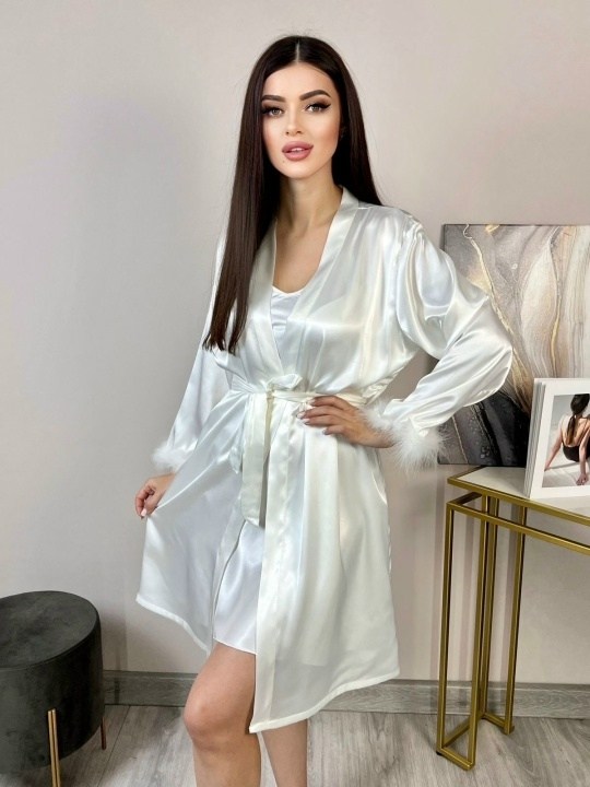 халат с перьями,длинный халат с перьями,шелковый халат с перьями q&h fashion,шелковый халат с перьями,шелковый халат с перьями 5senses 7208 белый