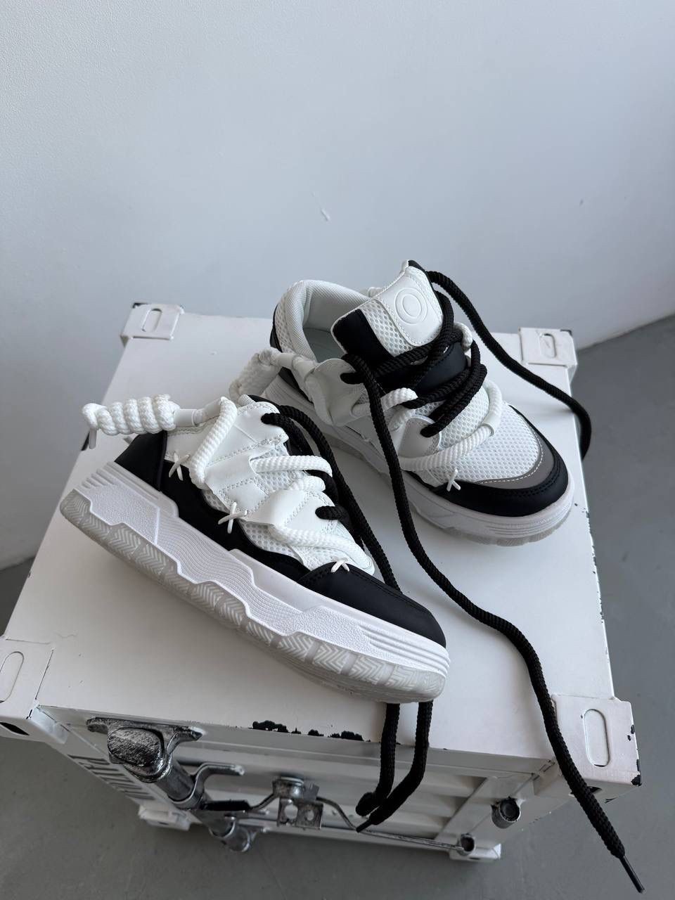 кроссовки женские,белые кроссовки,,белые кроссовки женские,массивные кроссовки