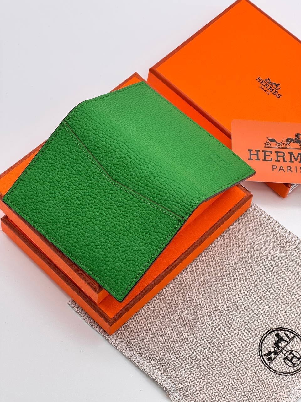 hermes обложка для паспорта,кошелек hermes,брендовая обложка на паспорт hermes,обложка для паспорта из натуральной кожи,обложка на паспорт