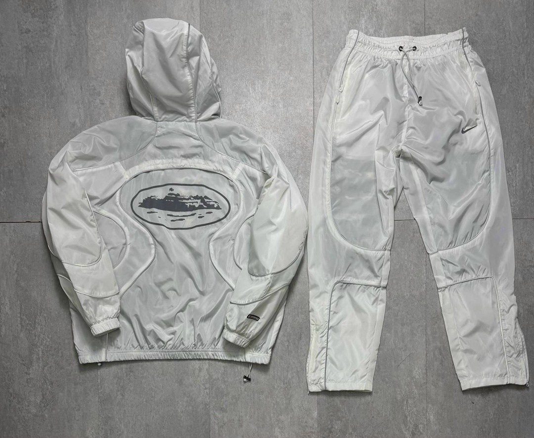 спортивный костюм плащевка,ветровка corteiz x nike,спортивный костюм nike плащевка,спортивный костюм,спортивный костюм nike