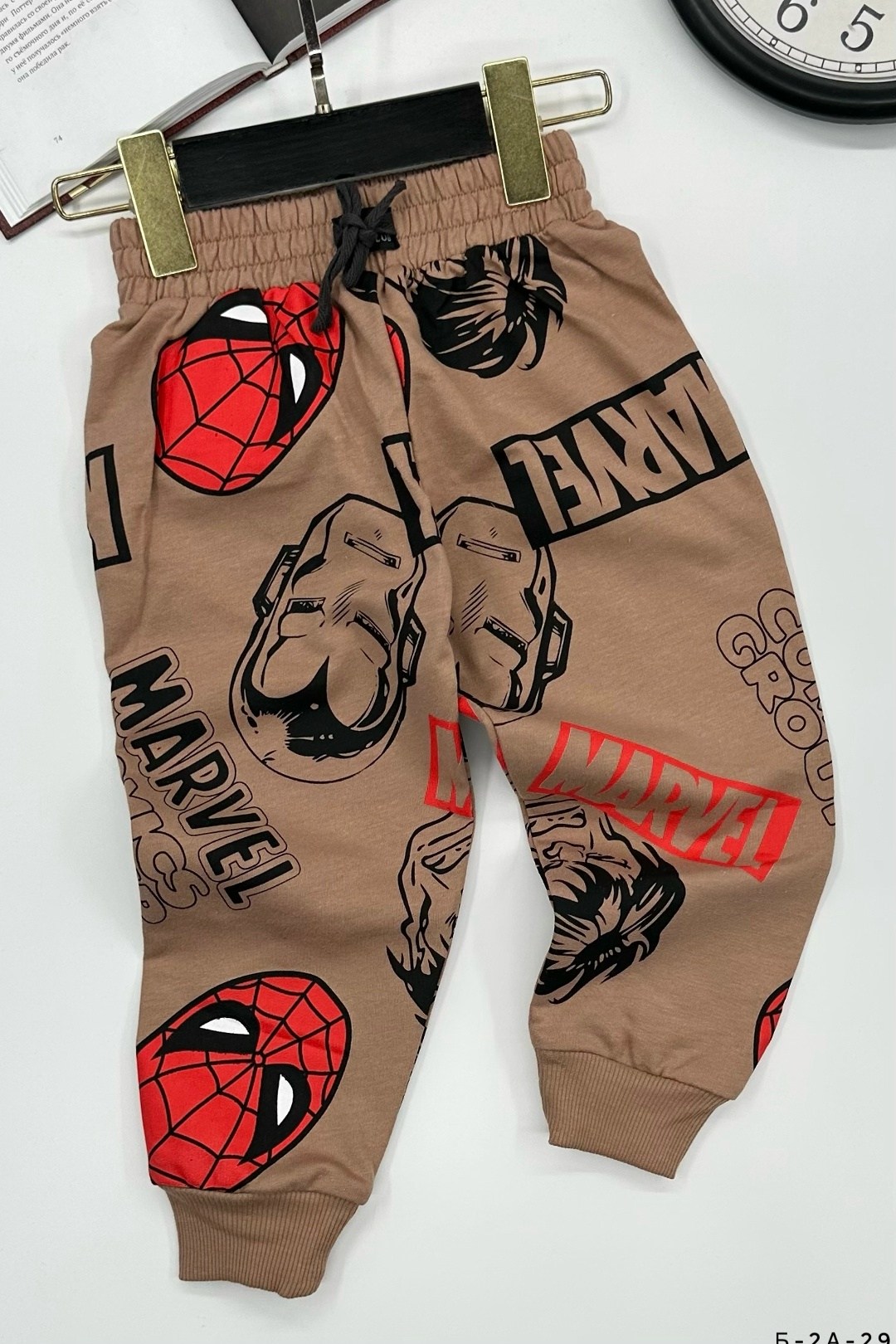 спортивные штаны для мальчиков с принтом "человек-паук" на эластичной талии lcw kids,штаны для мальчика,спортивные штаны для мальчиков с принтом "человек-паук",спортивные штаны для мальчиков с принтом