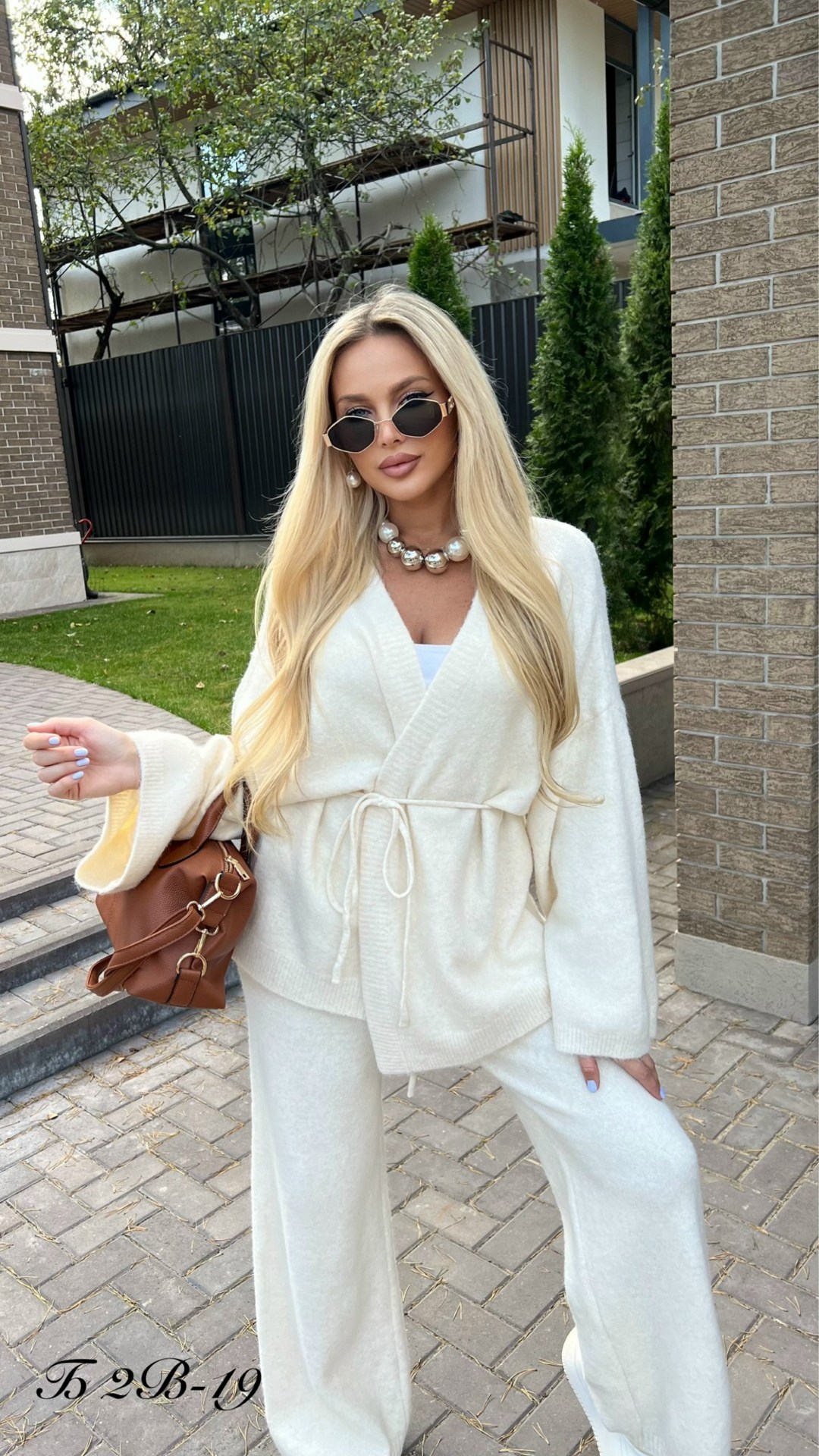 костюм с брюками,костюм женский,трикотажные костюмы,классические костюмы,костюм желтый