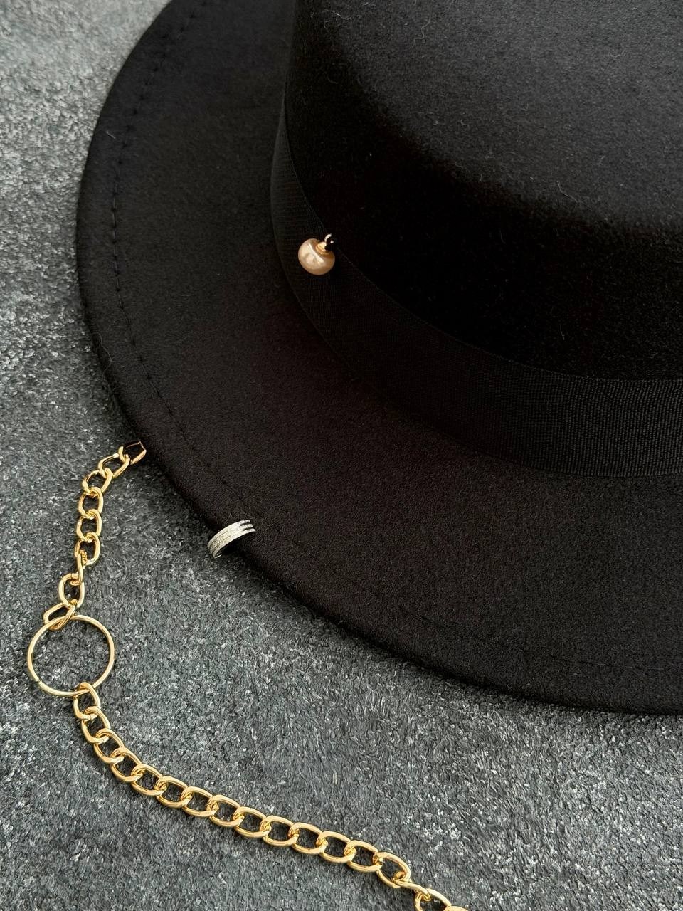 шляпа с цепочкой,шляпа фетровая с цепочкой,шляпа с цепочкой черная женская,шляпа женская фетровая канотье с декором и цепочкой черная,женская фетровая шляпа