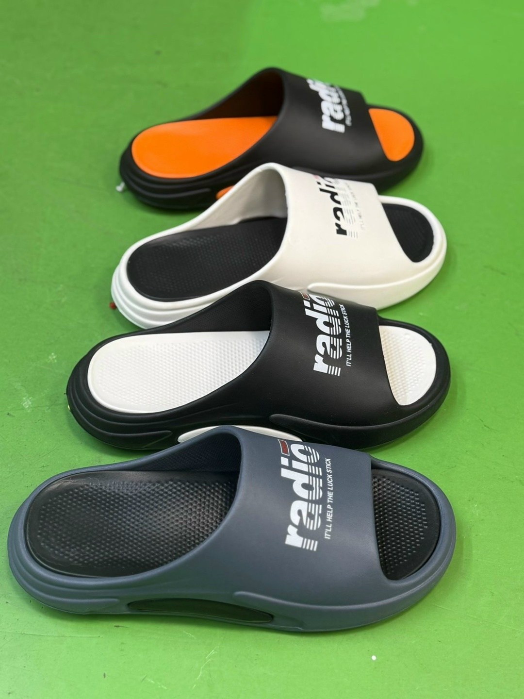 мужские шлепанцы,,спортивные тапочки,шлепанцы для мужчин,мужские тапочки