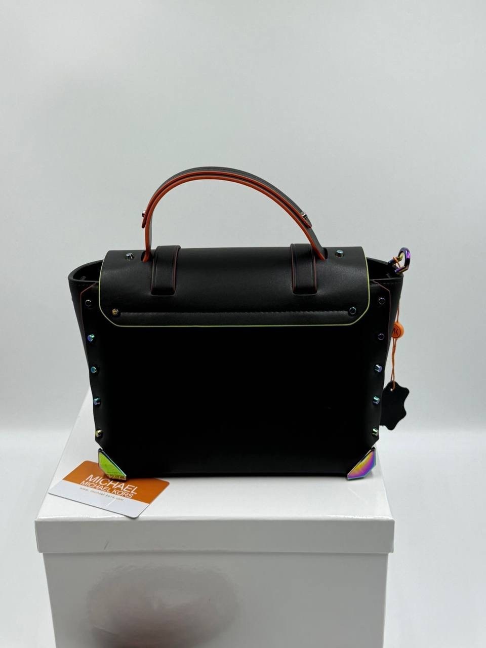 сумка,кожаная сумка-портфель michael kors manhattan средней контрастной отделки,сумка michael kors manhattan,женская сумка michael kors manhattan,сумка michael kors