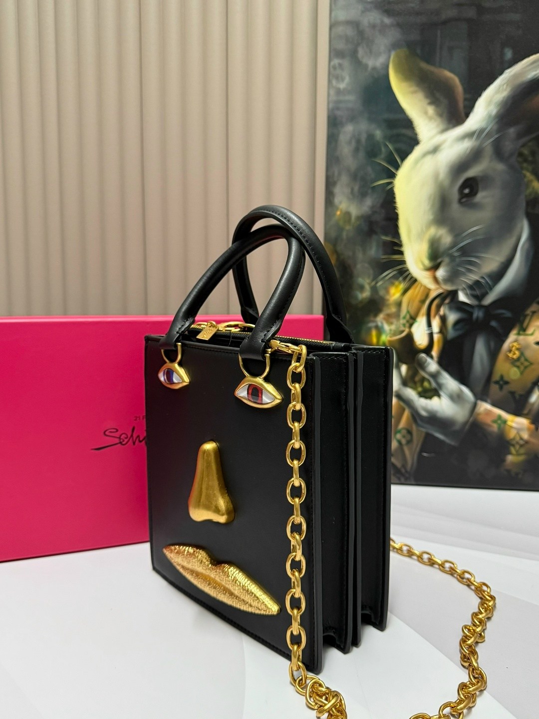 сумка-тоут schiaparelli,сумка schiaparelli,сумка женская schiaparelli,бархатная сумка для глаз schiaparelli premium sense demon,сумка schiaparelli натуральная кожа