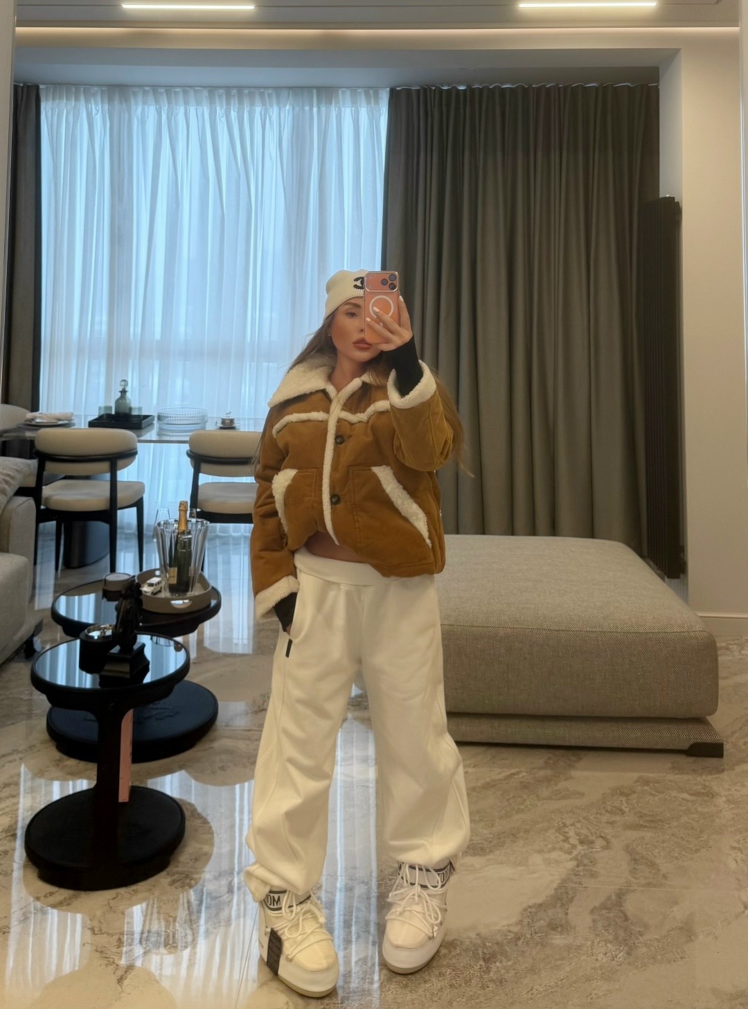 зимний стиль одежды,костюм с дубленкой,кэжуал зимние наряды,модная дубленка