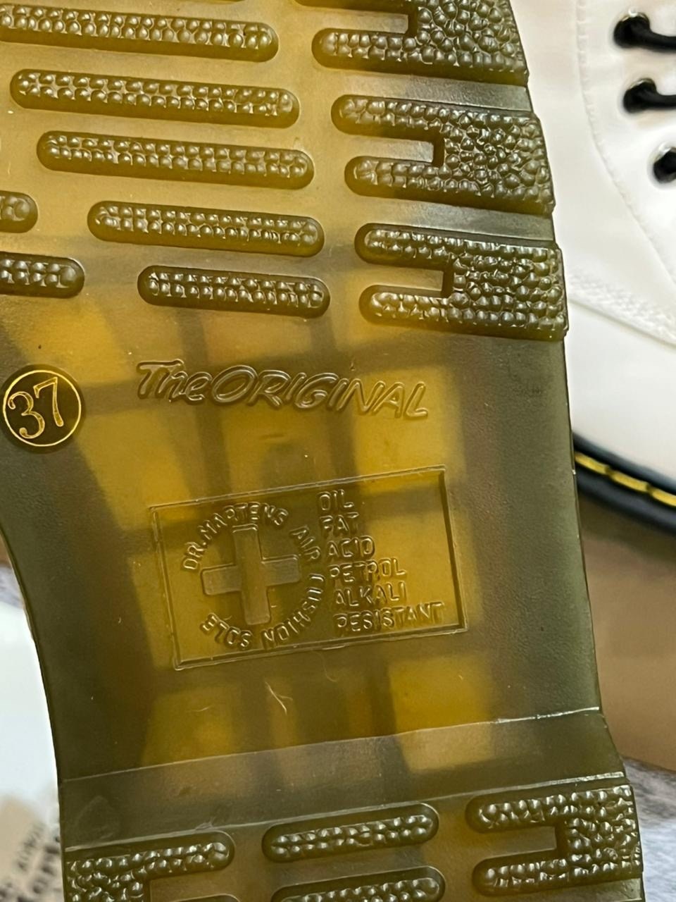 ,ботинки dr martens,белые ботинки,dr marten,белые мартинсы