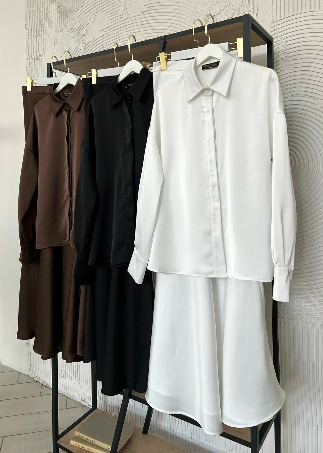 шелковый костюм,женский костюм,белый костюм с юбкой,белый костюм женский,белые костюмы