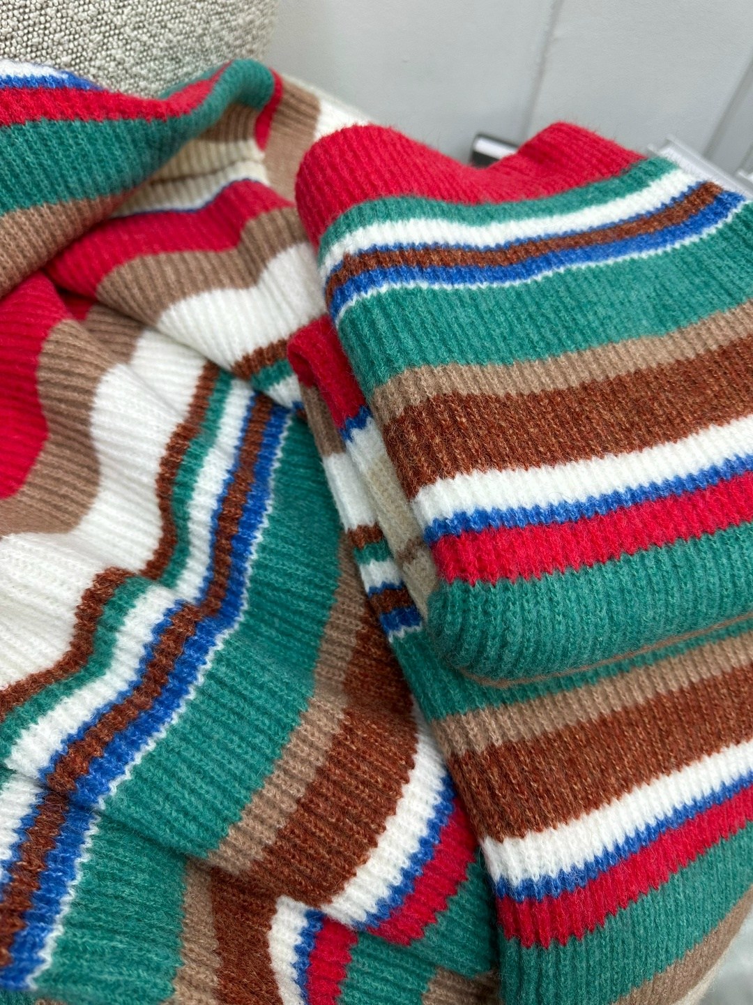 свитер в полоску,вязаный свитер в полоску,женский свитер в полоску,полосатый свитер,свитера вязаные