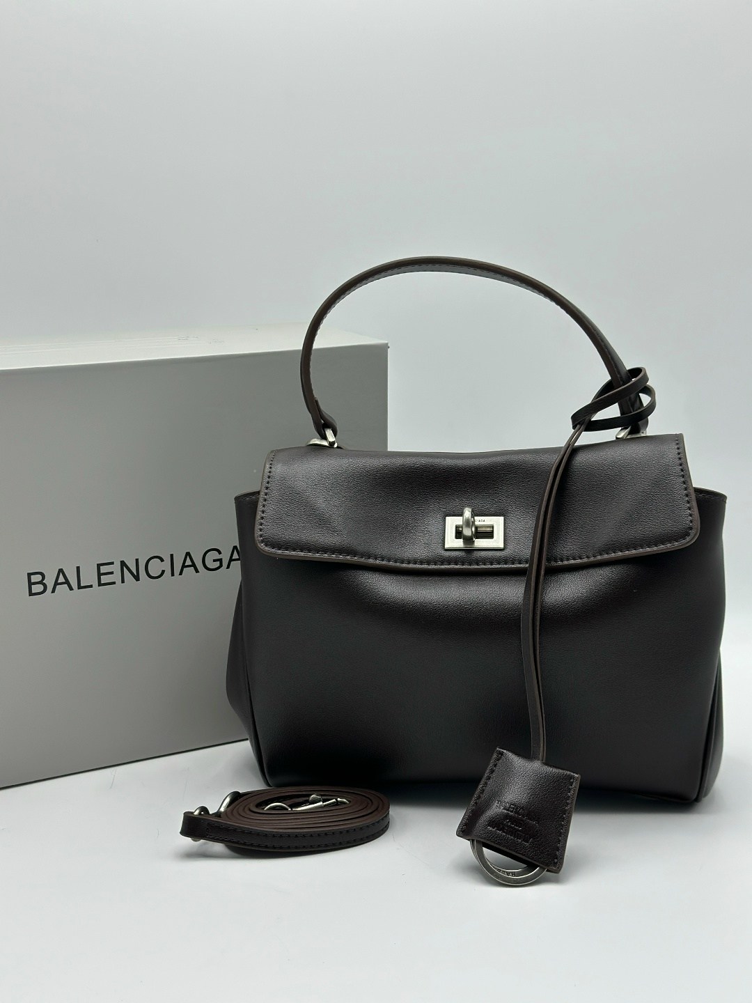 сумка balenciaga натуральная кожа 35-24 см,сумка balenciaga,сумка женская balenciaga,сумка balenciaga rodeo,женская сумка rodeo balenciaga