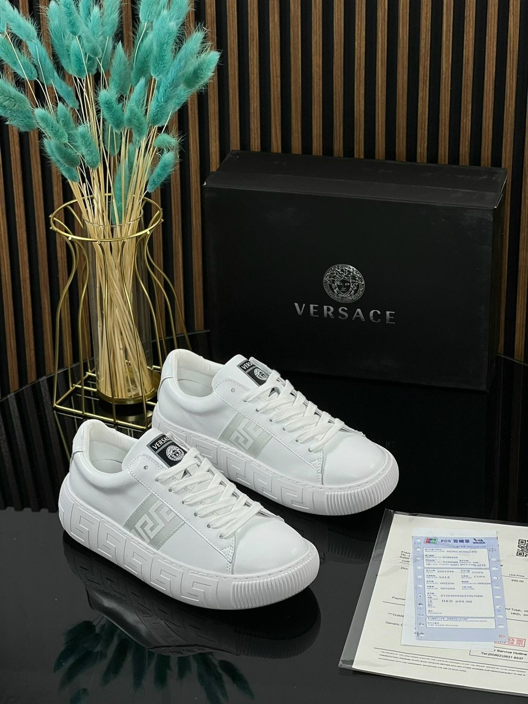 ,versace кроссовки,кроссовки версаче,кроссовки версаче черно золотые,низкие кроссовки