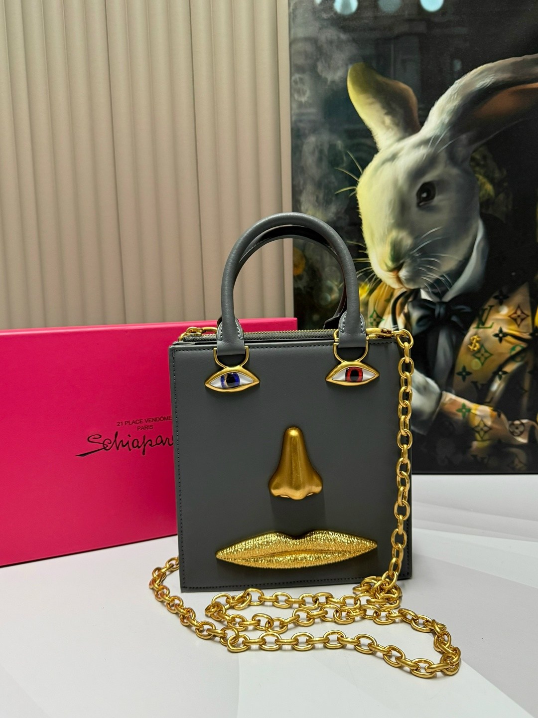 сумка-тоут schiaparelli,сумка schiaparelli,сумка женская schiaparelli,бархатная сумка для глаз schiaparelli premium sense demon,сумка schiaparelli натуральная кожа