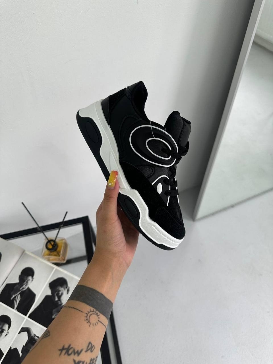 ,кроссовки женские,модные кроссовки,повседневные кроссовки,кроссовки стильные