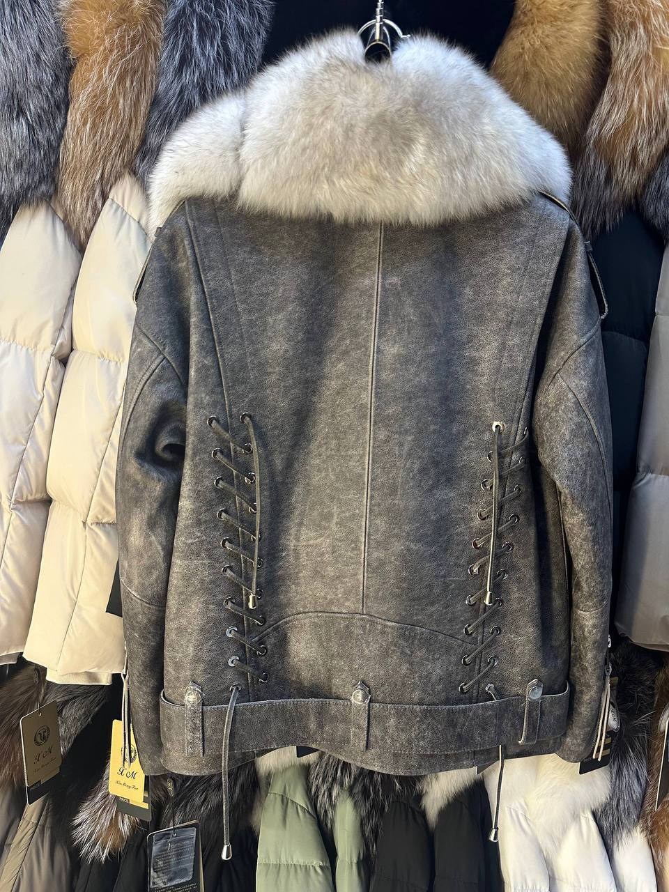 куртка кожаная с мехом песца,куртка с натуральным мехом,кожаная куртка с мехом,куртка с мехом,куртка кожаная мех песец английский воротник