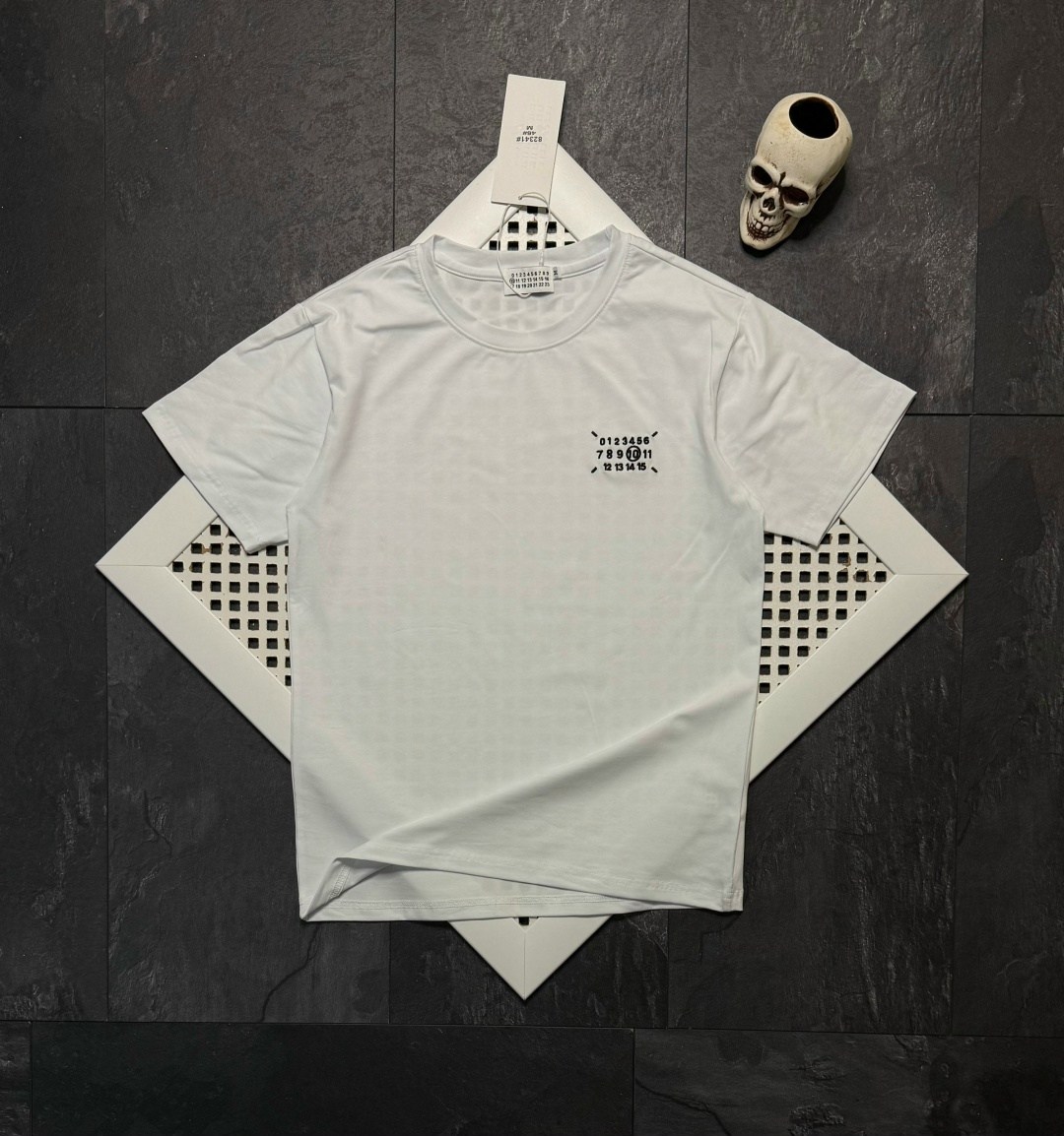 футболки мужские,бежевая футболка,футболка,футболка с принтом,футболка песочного цвета