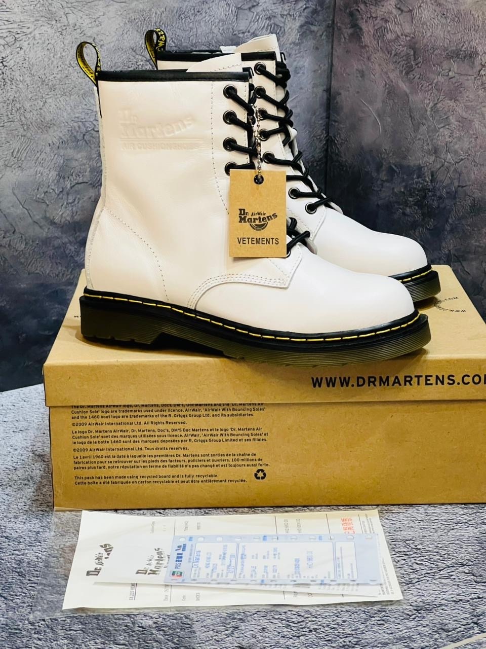 ,ботинки dr martens,белые ботинки,dr marten,белые мартинсы