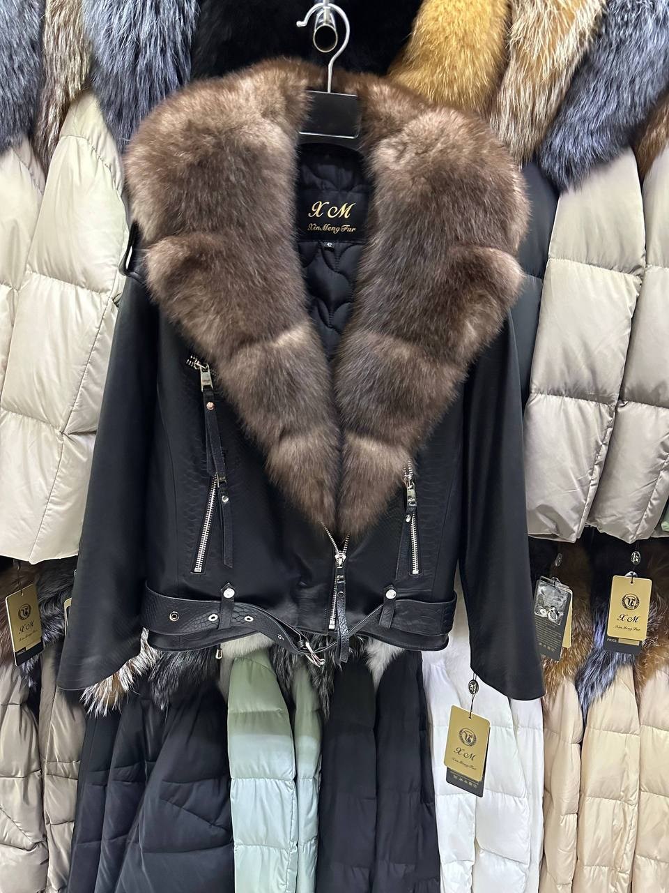 куртка натуральная кожа с песцом,куртка кожаная с мехом,куртка натуральная кожа мех песец,кожаная куртка с мехом песца,куртка кожаная мех песец английский воротник