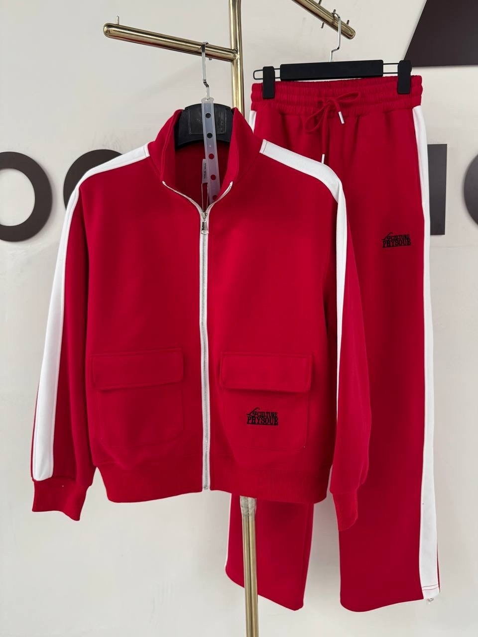 palm angels tracksuit,спортивный костюм miu miu,модные костюмы,красные спортивные костюмы,спортивный костюм palm angels