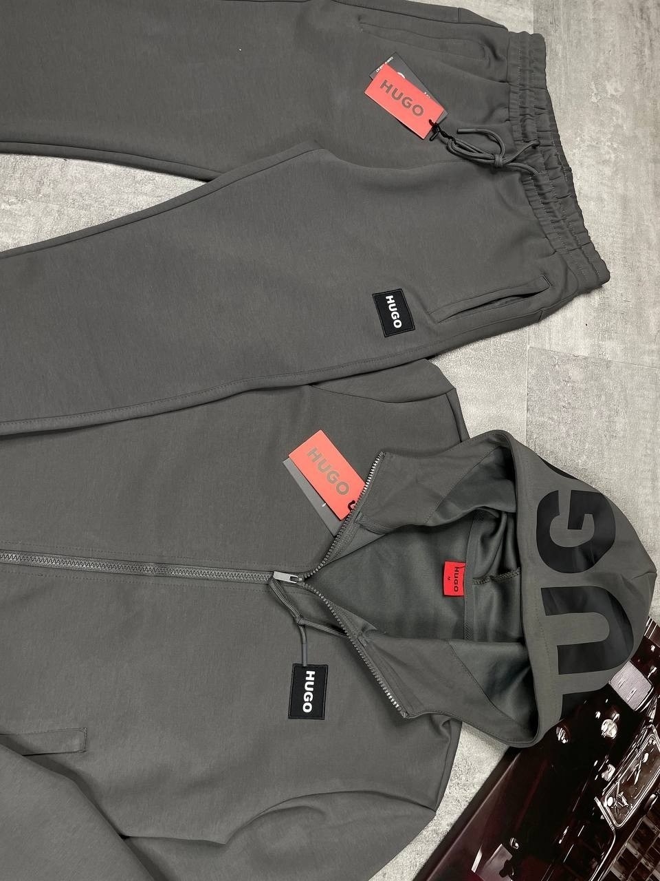 спортивный костюм hugo boss,спортивный костюм мужской hugo boss,спортивный костюм hugo,мужской спортивный костюм,костюм спортивный