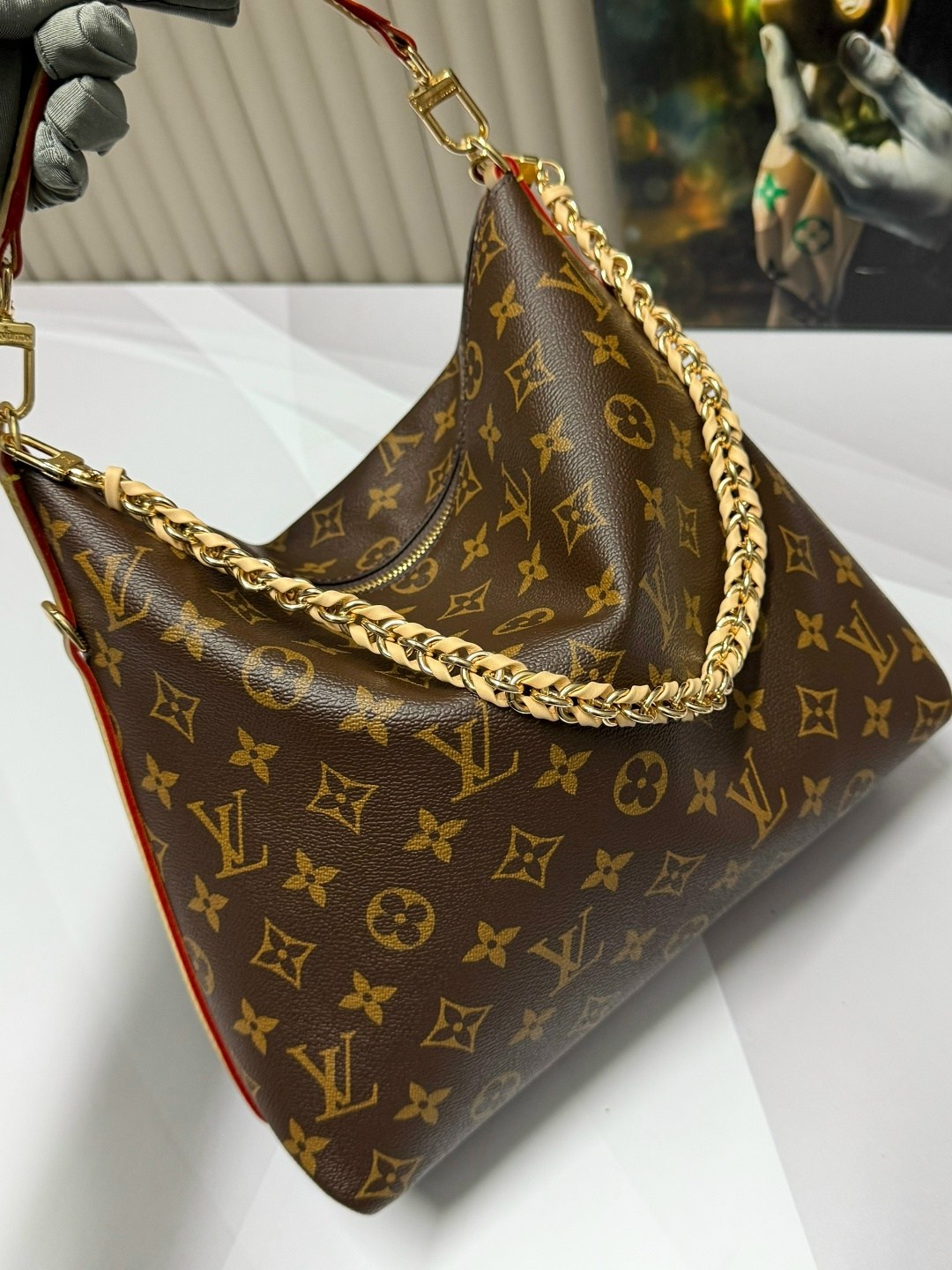 сумка louis vuitton,louis vuitton сумка на плечо,louis vuitton женская сумка,сумка louis vuitton c тканевым ремнем и косметичкой,сумка с цепочкой