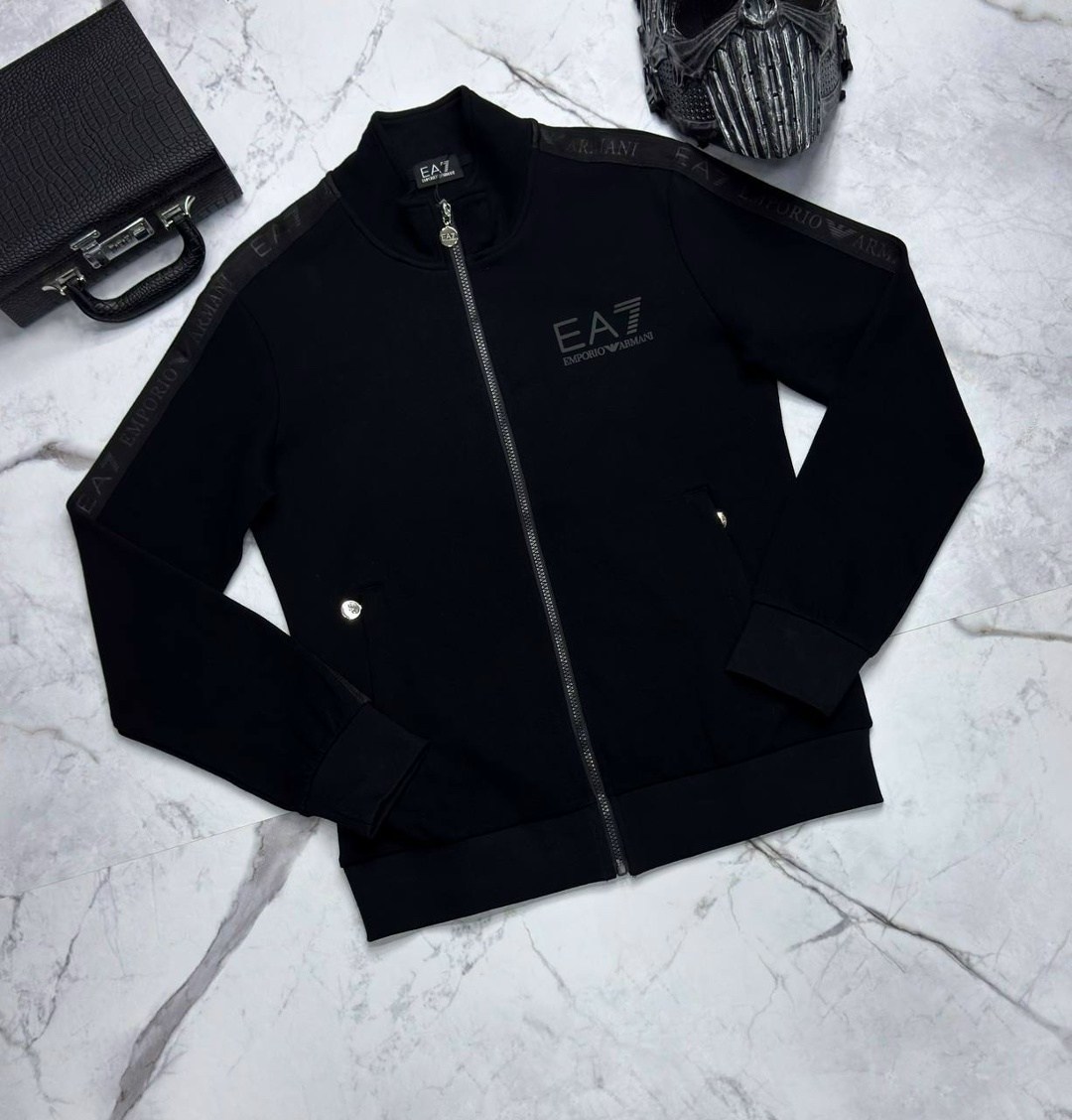 спортивный костюм emporio armani ea7,спортивный костюм armani,спортивный костюм армани мужской еа7,спортивный костюм emporio armani,мужской спортивный костюм ea7 emporio armani