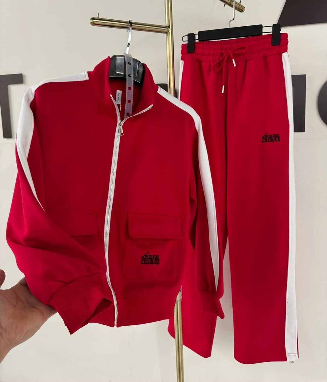 palm angels tracksuit,спортивный костюм miu miu,модные костюмы,красные спортивные костюмы,спортивный костюм palm angels