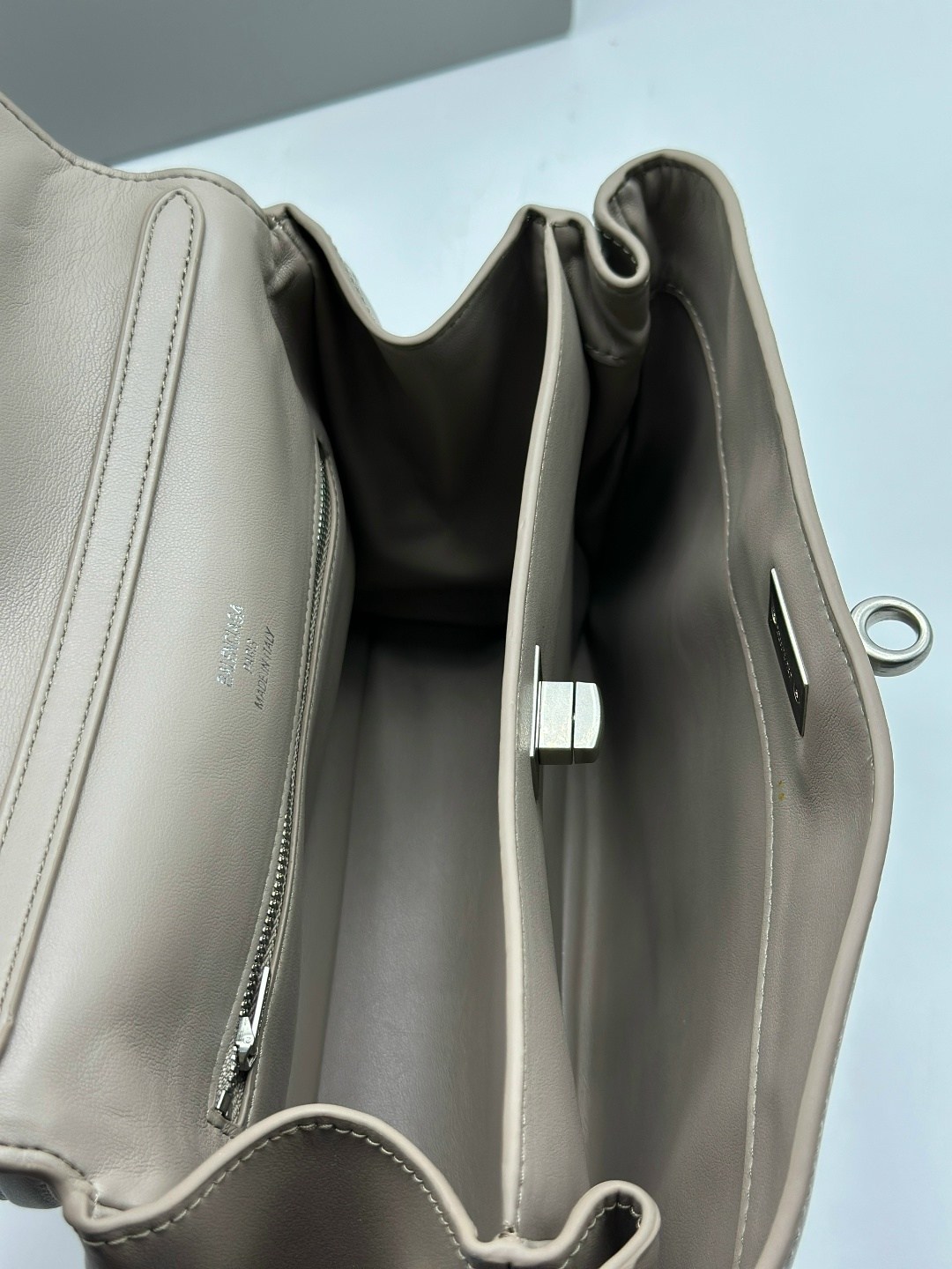 сумка женская balenciaga,сумка balenciaga,сумка balenciaga натуральная кожа 35-24 см,сумка balenciaga rodeo,женская сумка rodeo balenciaga