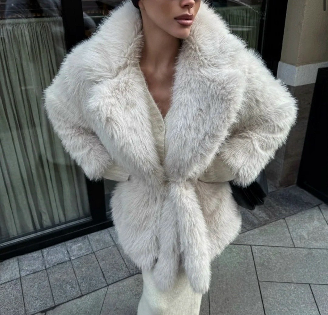 белая шуба,искусственная шуба,женская шуба,шуба,шубка