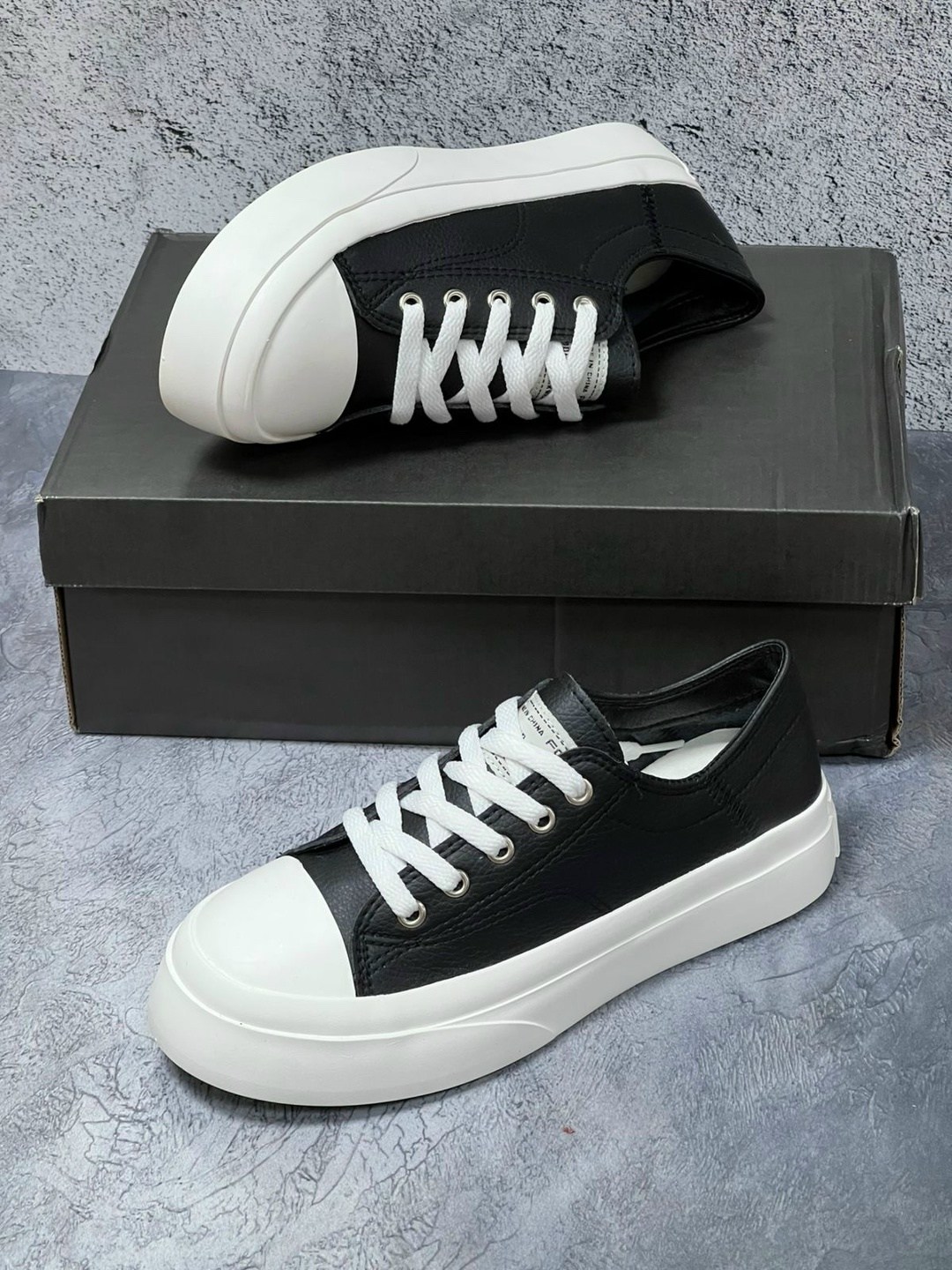 чёрные кеды с белой подошвой женские,,кроссовки на толстой подошве,кожаные кеды,черные кеды с белой подошвой