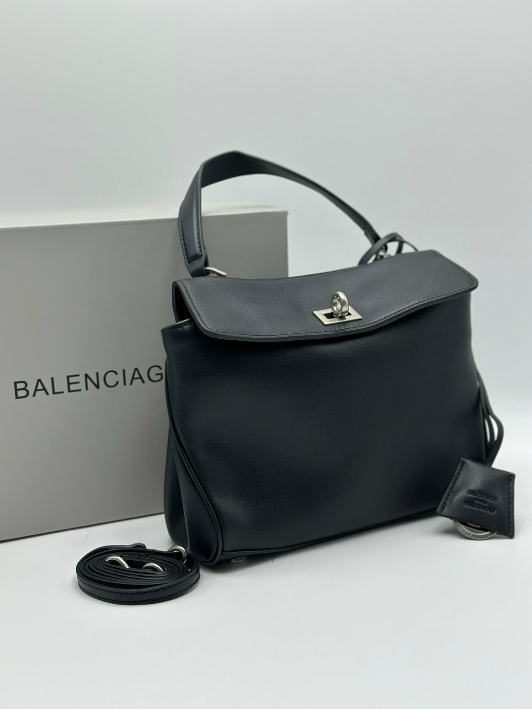 сумка balenciaga натуральная кожа 35-24 см,сумка balenciaga,сумка женская balenciaga,сумка balenciaga rodeo,женская сумка rodeo balenciaga