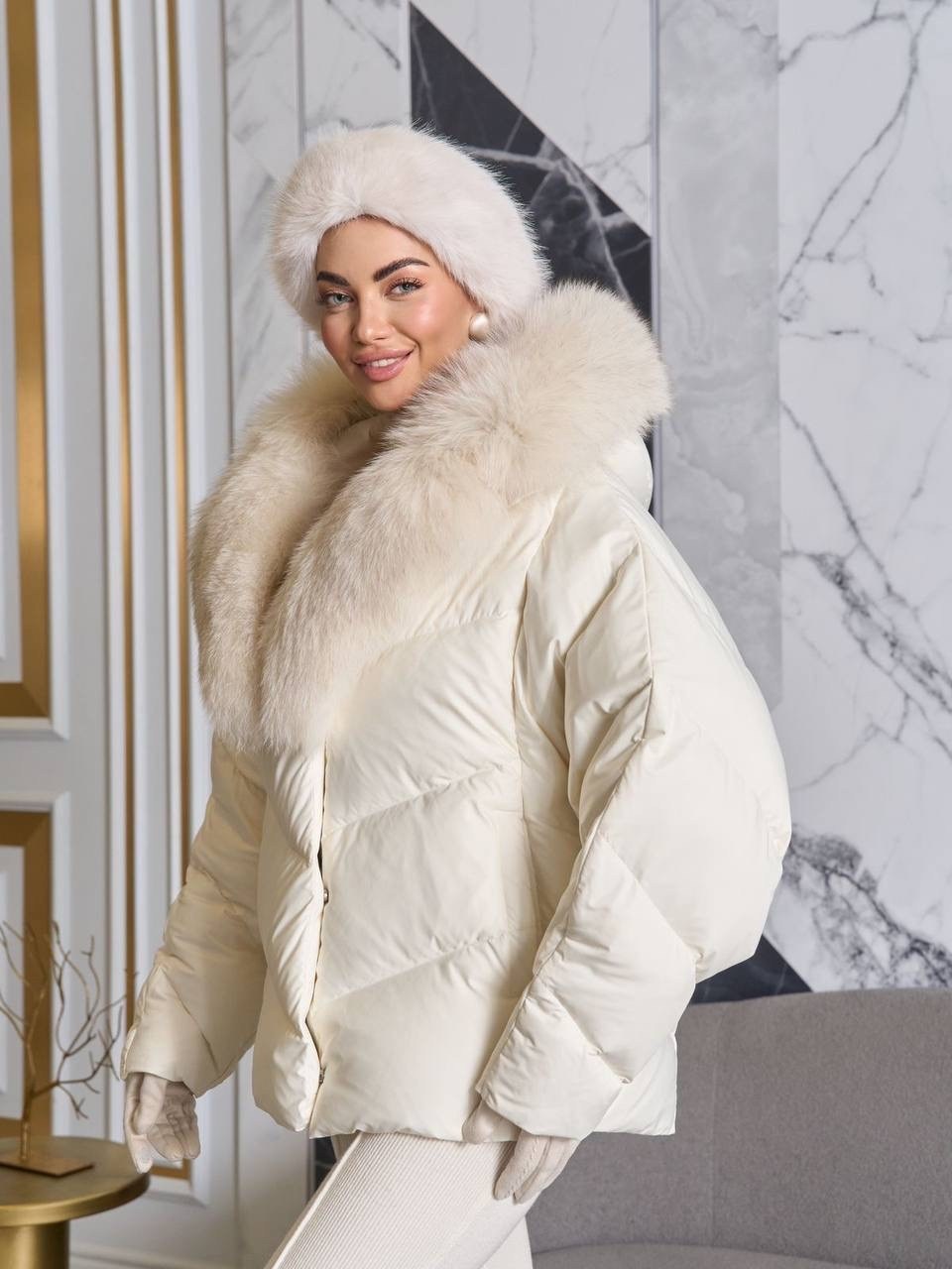 пуховик женский,модные пуховики с мехом,белый пуховик,женская зимняя куртка-пуховик,светлый пуховик