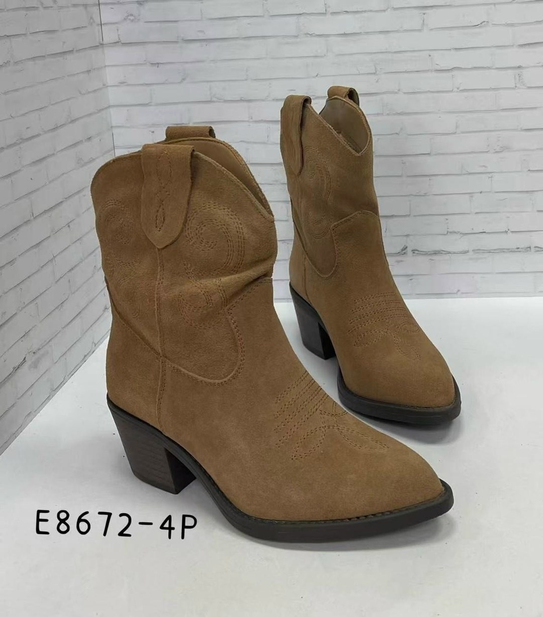 женские ботильоны,женские ботинки,,бежевые замшевые ботильоны,казаки замшевые эконика